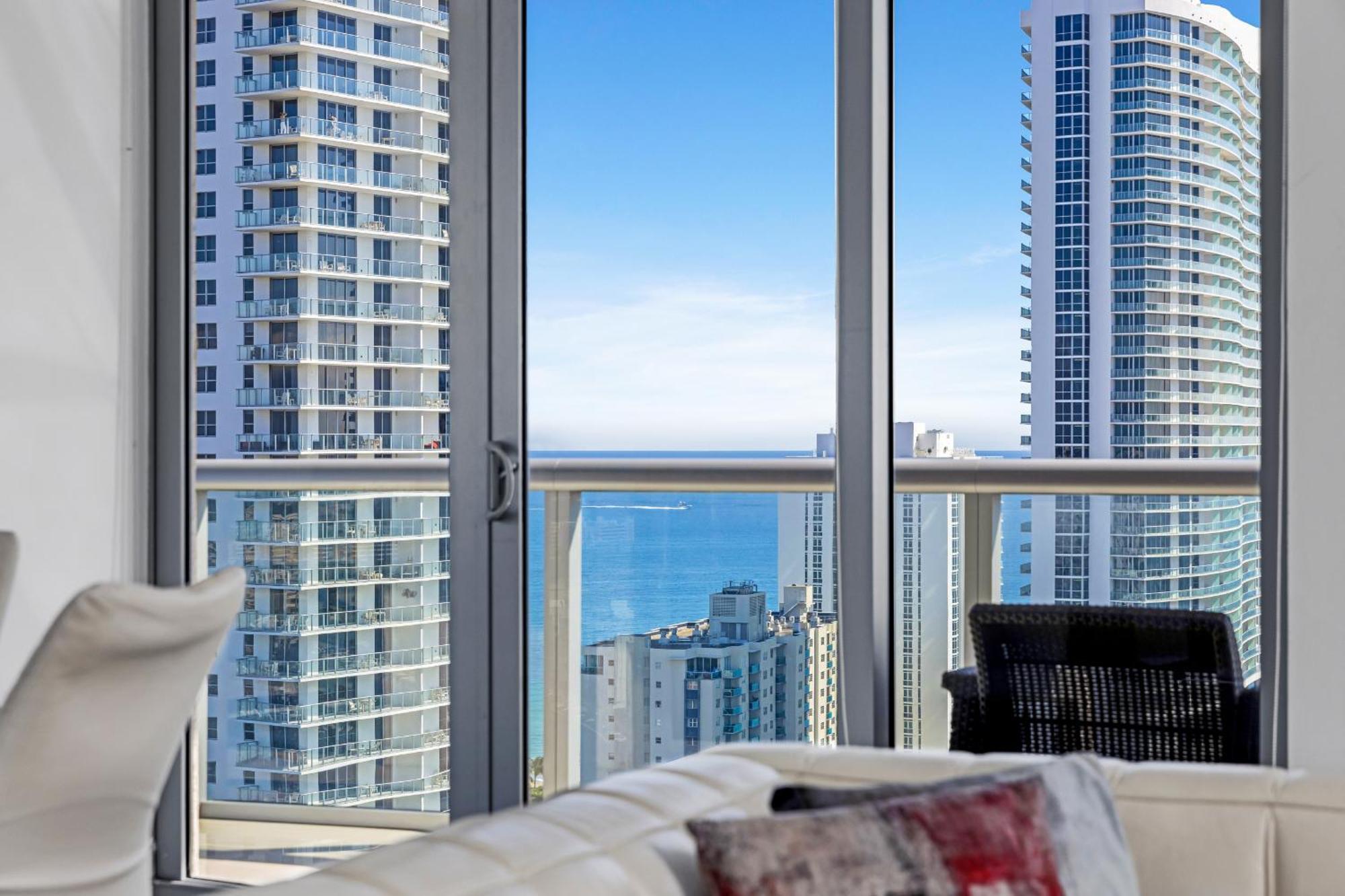 Resort-Style Living With Direct Ocean Views - 3Br Beauty Холандейл Бийч Екстериор снимка