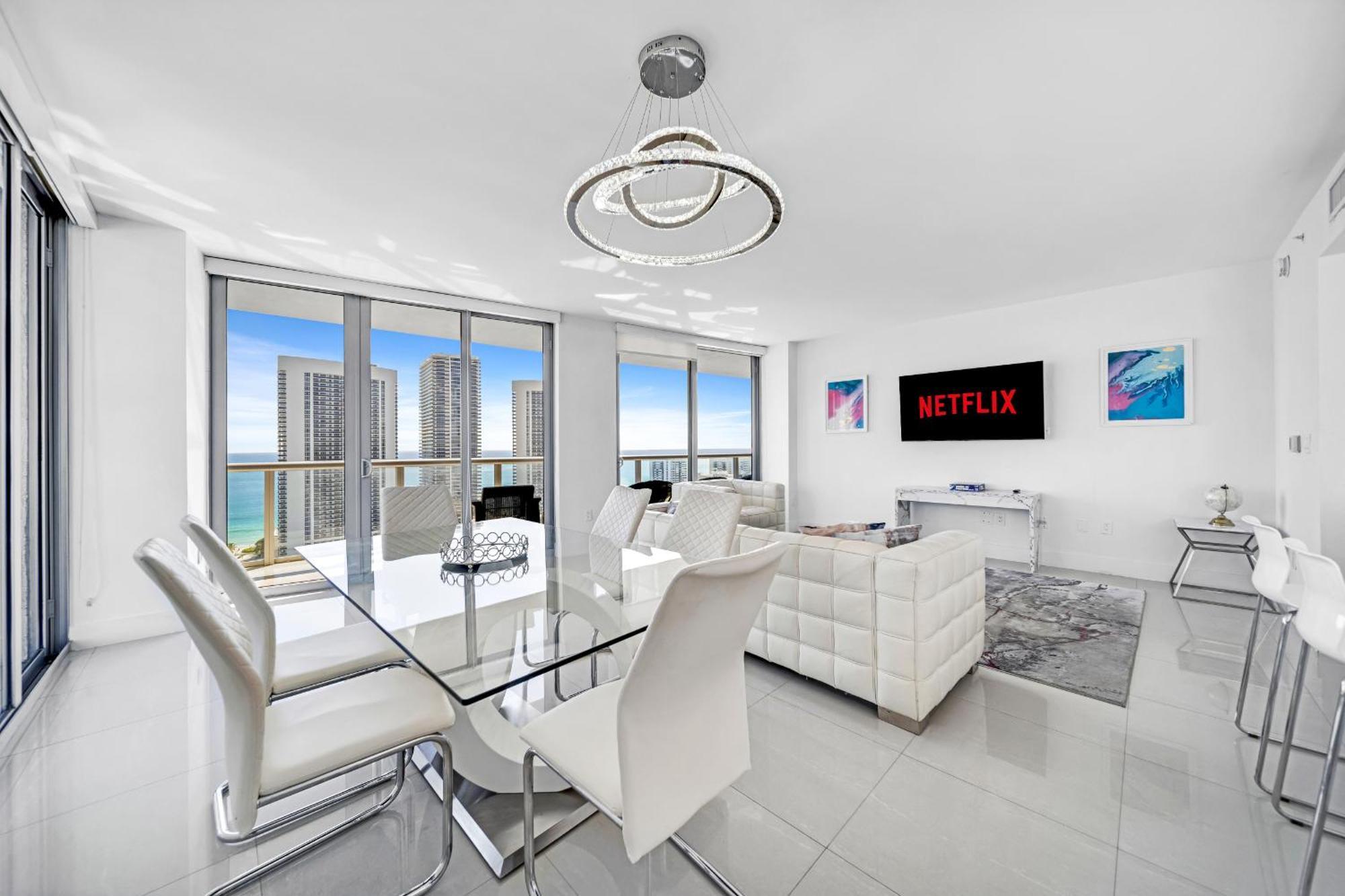 Resort-Style Living With Direct Ocean Views - 3Br Beauty Холандейл Бийч Екстериор снимка