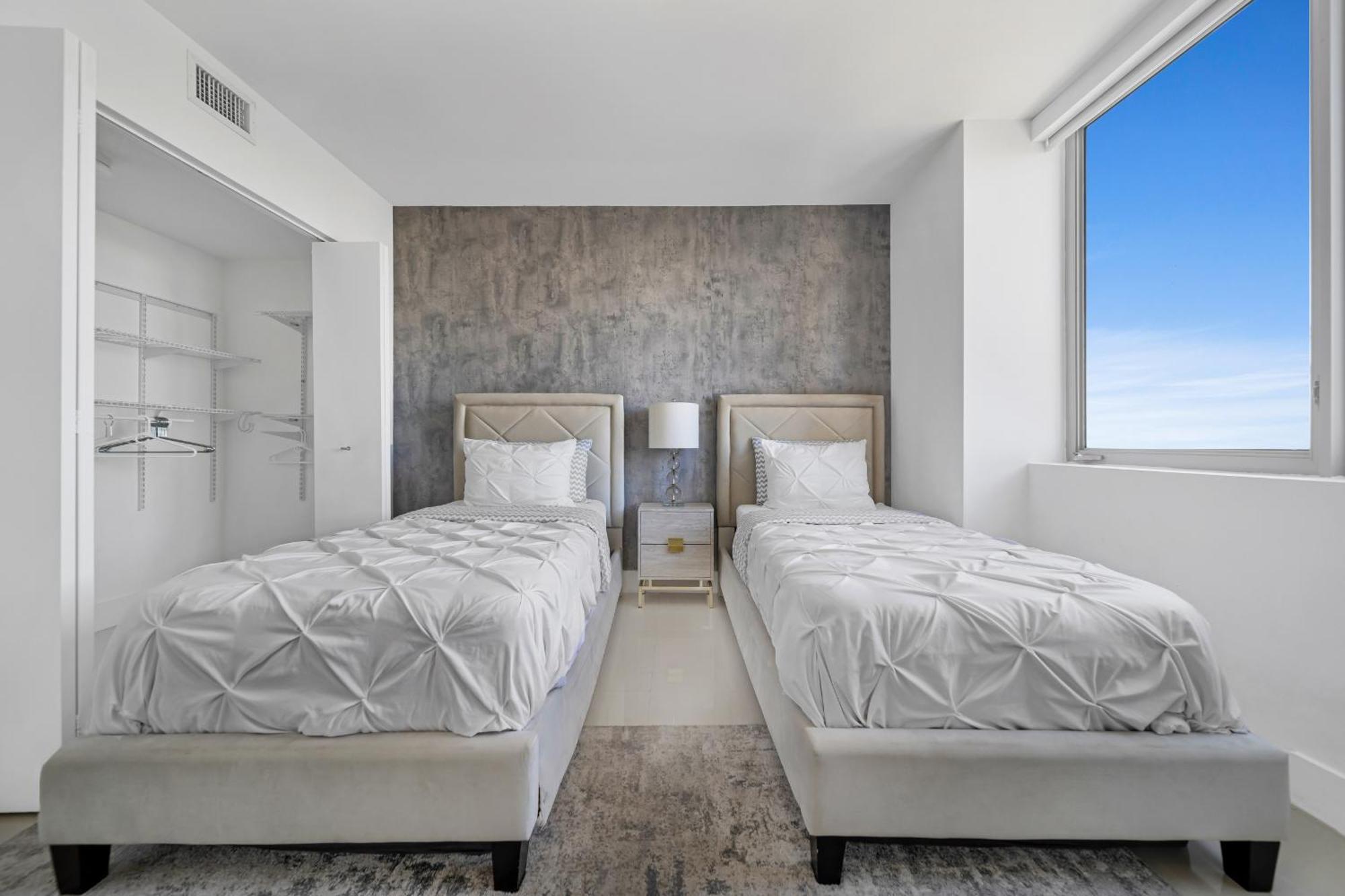 Resort-Style Living With Direct Ocean Views - 3Br Beauty Холандейл Бийч Екстериор снимка